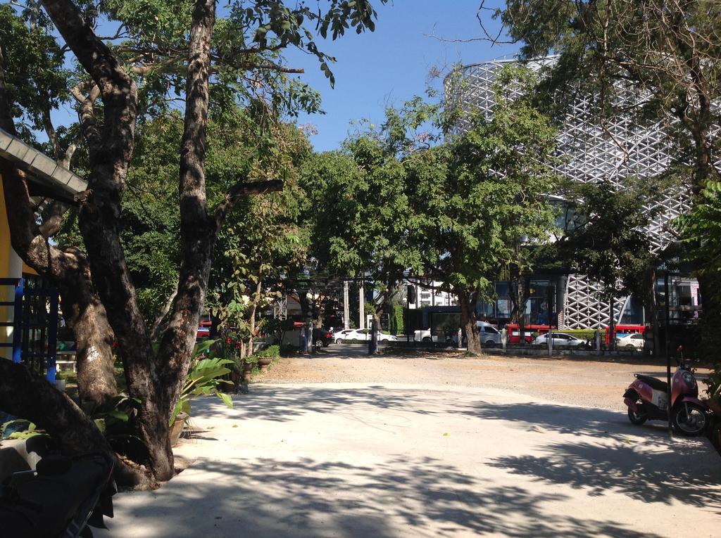 The Pub Guesthouse เชียงใหม่ ภายนอก รูปภาพ