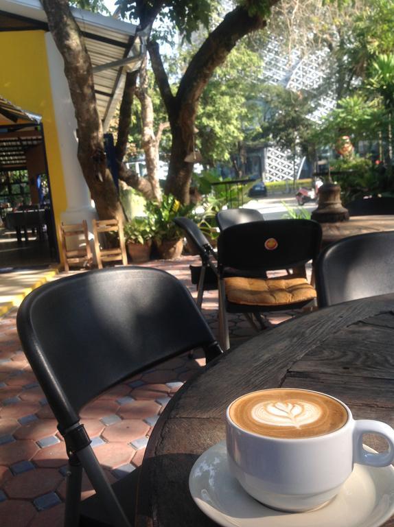 The Pub Guesthouse เชียงใหม่ ภายนอก รูปภาพ